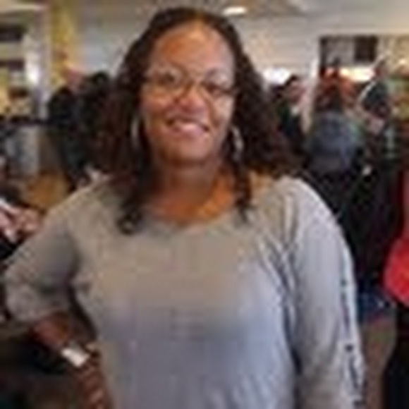 Meet your Posher, Deidre - Picture 1 of 1